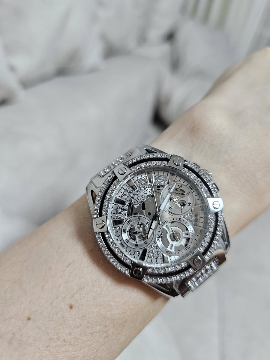 Часы женские GUESS GW0464L2 GUESS GW0464L2: 316l, австрийские
